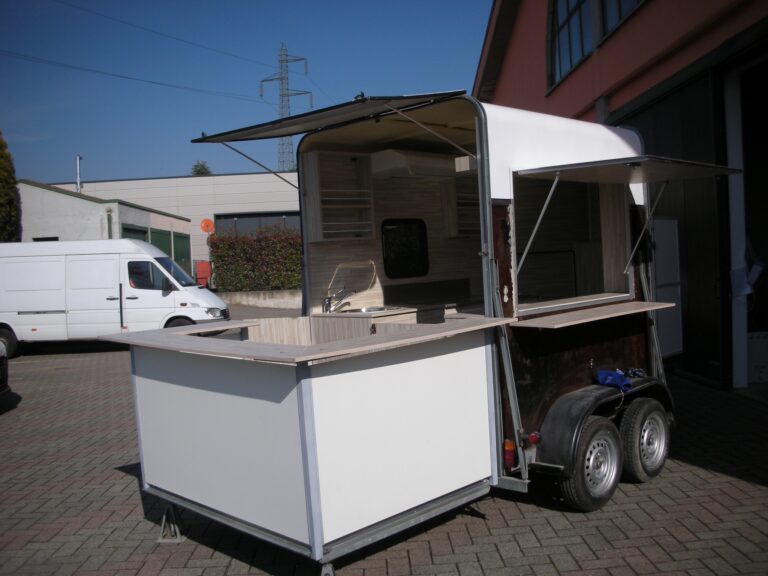 TRUCK FOOD TRAILER HORSE/1